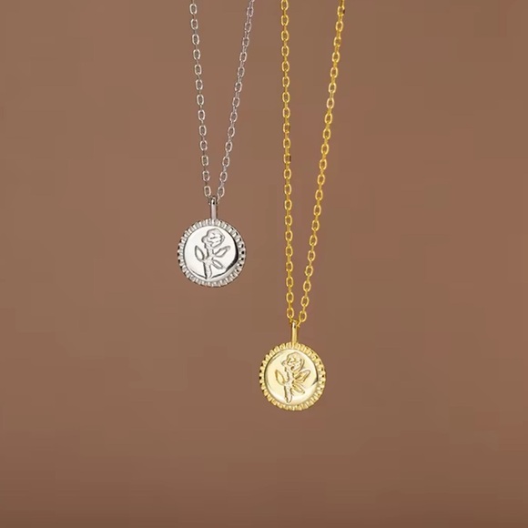 Kate Spade Elegant Romantic Flower Pendant Necklace - Picture 6 of 8